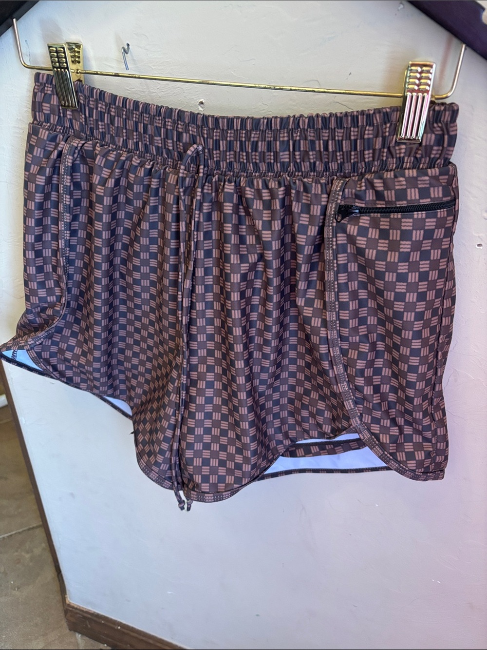 Brown checkered athletic shorts large